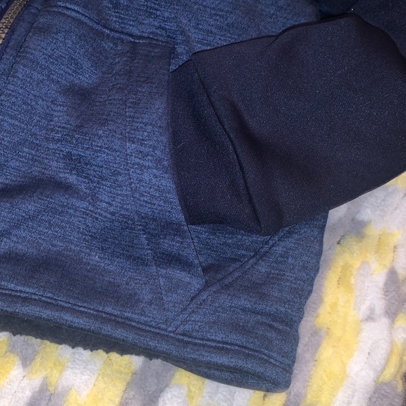 Children’s Place Sport Sherpa Hoodie Navy Blue and Black Size 5/6 never worn - Picture 3 of 4